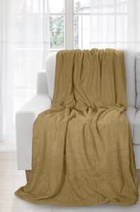 Tmavo béžová deka ako prehoz na gauč