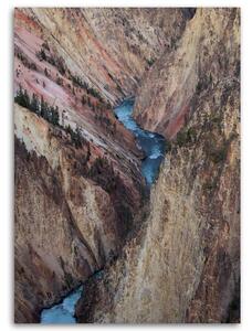Obraz na plátne Rútiaca sa rieka medzi skalami Rozmery: 40 x 60 cm