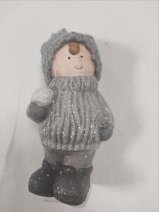 DecorGlass Chlapec so snehovou guľou 12cm KG0001 - Dekorácia