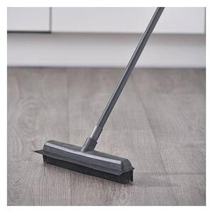 Čierny gumový zmeták Addis Broom