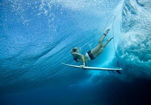Umelecká fotografie Female Pro surfer at Cloud Break Fiji, Justin Lewis, (40 x 26.7 cm)