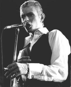 Umelecká fotografie David Bowie on stage at the Empire Pool, Wembley, 1976, (35 x 40 cm)