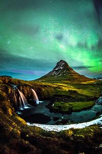 Umelecká fotografie Aurora borealis at Mount Kirkjufell Iceland, SuppalakKlabdee, (26.7 x 40 cm)