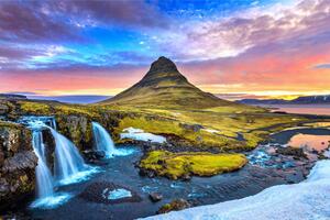 Umelecká fotografie Kirkjufell at sunrise in Iceland. Beautiful, tawatchaiprakobkit, (40 x 26.7 cm)