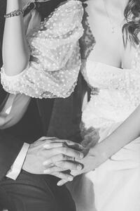 Umelecká fotografie Black and white photo of bride, Tatsiana Volkava, (26.7 x 40 cm)