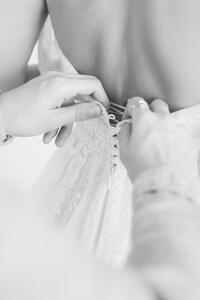 Umelecká fotografie Black and white photography. Bridesmaid buttons, Ekaterina Bondaretc, (26.7 x 40 cm)