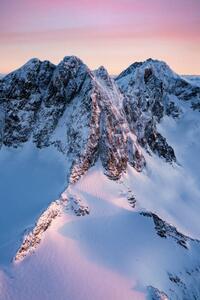 Fotografia Pink sunrise over snowcapped mountains, Italy, Roberto Moiola / Sysaworld, (26.7 x 40 cm)