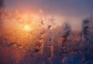 Umelecká fotografie Frosty window with drops and ice pattern at sunset, Sergiy Trofimov Photography, (40 x 26.7 cm)