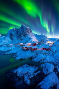 Fotografia Northern lights with Festhelltinden peak and, Copyright by Boonchet Ch., (26.7 x 40 cm)