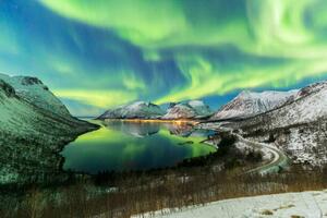 Fotografia The aurora borealis lights up in, Francesco Bergamaschi, (40 x 26.7 cm)