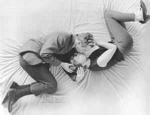 Umelecká fotografie Paul Newman And Joanne Woodward, A New Kind Of Love 1963 Directed By Melville Shavelson, (40 x 30 cm)