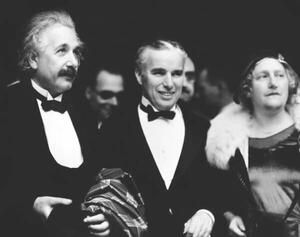 Umelecká fotografie Albert Einstein and his wife Elsa with Charlie Chaplin, Unknown photographer,, (40 x 30 cm)