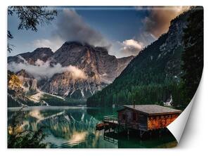 Fototapeta Chata na horskom jazere Materiál: Vliesová, Rozmery: 200 x 140 cm