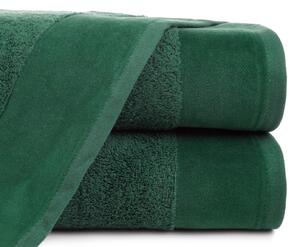 Hladký uterák JULITA v zelenej farbe s jemným detailom na okraji Zelená