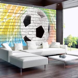 Fototapeta - Graffiti - futbal na tehlovej stene (152,5x104 cm)