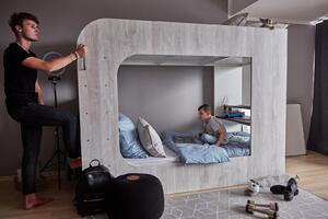 Poschodová posteľ so stolom a skriňou Urbanic - shade
