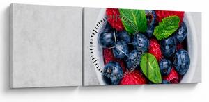 Obraz - miska s lesným ovocím (s hodinami) (90x30 cm)