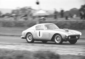 Fotografia Graham Whitehead driving a Ferrari 250GT SWB, 1960, (40 x 26.7 cm)