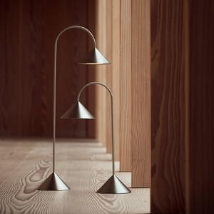 FRANDSEN LED stojacia lampa Grasp, nerezová oceľ, výška 72 cm, Hliník / sivá / zinok, Nehrdzavejúca oceľ, Dizajn