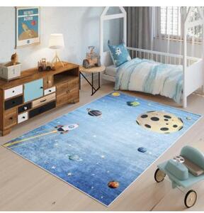 Modrý koberec pre deti s vesmírnym motívom