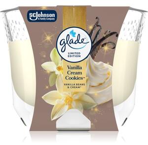 GLADE Vanilla Cream Cookies vonná sviečka 204 g