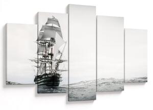 Obraz - Loď plávajúca po oceáne (150x105 cm)