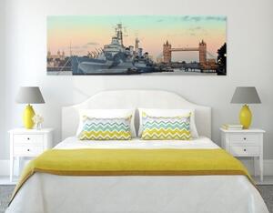 Obraz nádherná loď na rieke Temža v Londýne - 120x40