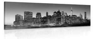 Obraz centrum New Yorku v čiernobielom prevedení - 150x50