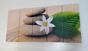 5-dielny obraz biely kvet a kamene v piesku - 100x50
