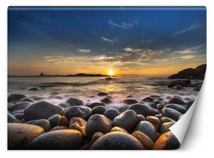 Fototapeta, Kameny při západu slunce u jezera - 368x254 cm