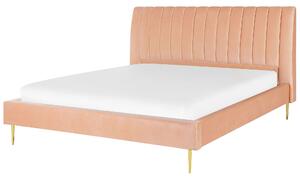 Čalúnená posteľ broskyňová ružová zamatová čalúnená 180 x 200 cm s lamelovým roštom vysoké čelo elegantný dizajn spálňa