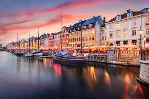 Fotografia Copenhagen, Denmark at Nyhavn Canal, SeanPavonePhoto
