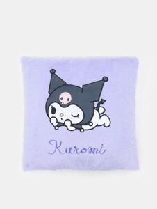 Sinsay - Kožušinový vankúš Kuromi - levanduľová
