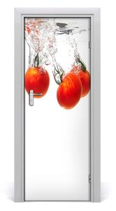 Fototapeta na dvere samolepiace paradajky pod vodou 95x205 cm