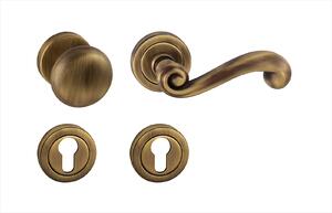 Dverové kovanie MP Carla - R 738 (OGS - Bronz česaný matný), kľučka-kľučka, Otvor pre obyčajný kľúč BB, MP OGS (bronz česaný mat)