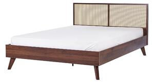 Posteľ tmavé drevo ratanové čelo 140 x 200 cm MDF rám s roštom minimalistický boho dizajn spálňa