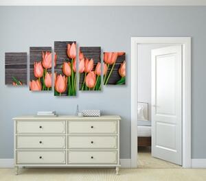 5-dielny obraz očarujúce oranžové tulipány na drevenom podklade - 100x50
