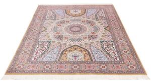 Perzský hodvábny koberec Iran Ghom pastelový 1,50 x 2,00 m