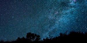 Obraz mliečna dráha medzi hviezdami - 100x50
