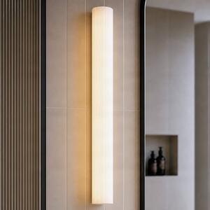 Lucande LED kúpeľňová nástenná lampa Victoire, 70 cm, biela/chróm,, Biela / opálová, Kúpeľňa, Sklo, Moderný, Nástenné svietidlo