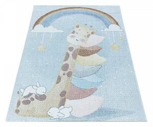 Detský koberec Lucky Spiaca žirafa na obláčikoch