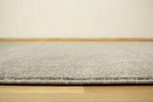 Metrážny koberec Montego 76 strieborný / sivý