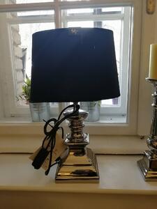 FEDORA Home Lampa stolná strieborná glamour, 38x20x20 cm