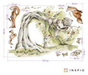 INSPIO-textilná prelepiteľná nálepka - Nálepka na stenu Woodland - Macko na strome a lesné zvieratká