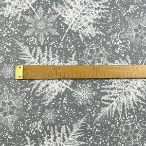 Ervi bavlna š.180cm - námraza na listoch na šedom - 1090-2, metráž