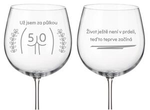 Dekorant Vtipné poháre na červené víno k narodeninám UŽ SOM ZA POĽKOU 2KS