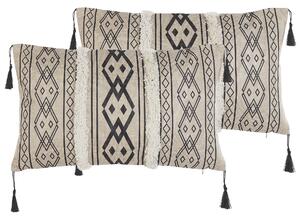 Sada 2 dekoratívnych vankúšov béžová čierna polyester 30 x 50 cm geometrický vzor so strapcami obdĺžnikový tvar moderný štýl doplnky