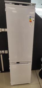 BEKO BCNA306E4SN + kupóny na daľší nákup - Kombinovaná chladnička zabudovateľná