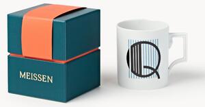 Westwing x MEISSEN, Ručne vyrobený hrnček's ozdobným motívom Initials