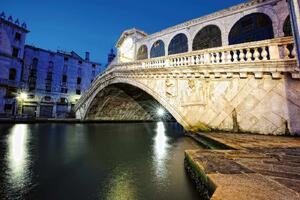 DIMEX | Vliesové fototapety na stenu Ponte di Rialto MS-5-0656 | 375 x 250 cm | modrá, čierna, šedá